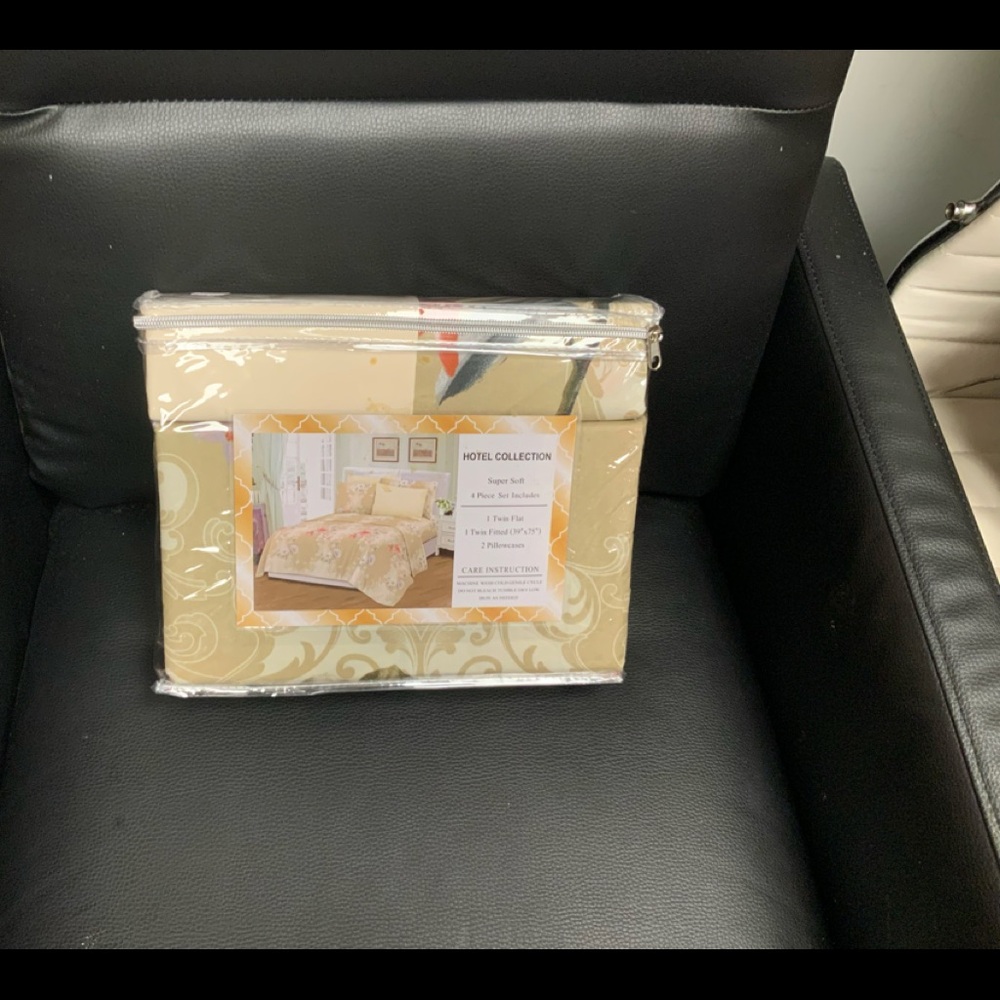 Twin sheet set